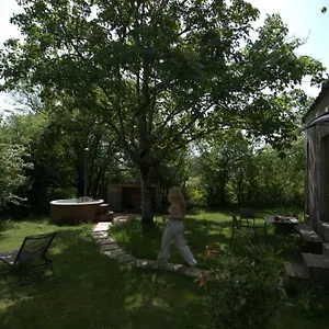 Les De Julie Lissac et Mouret