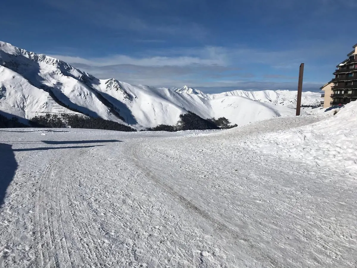 Saint-Aventin Plein Sud 아파트