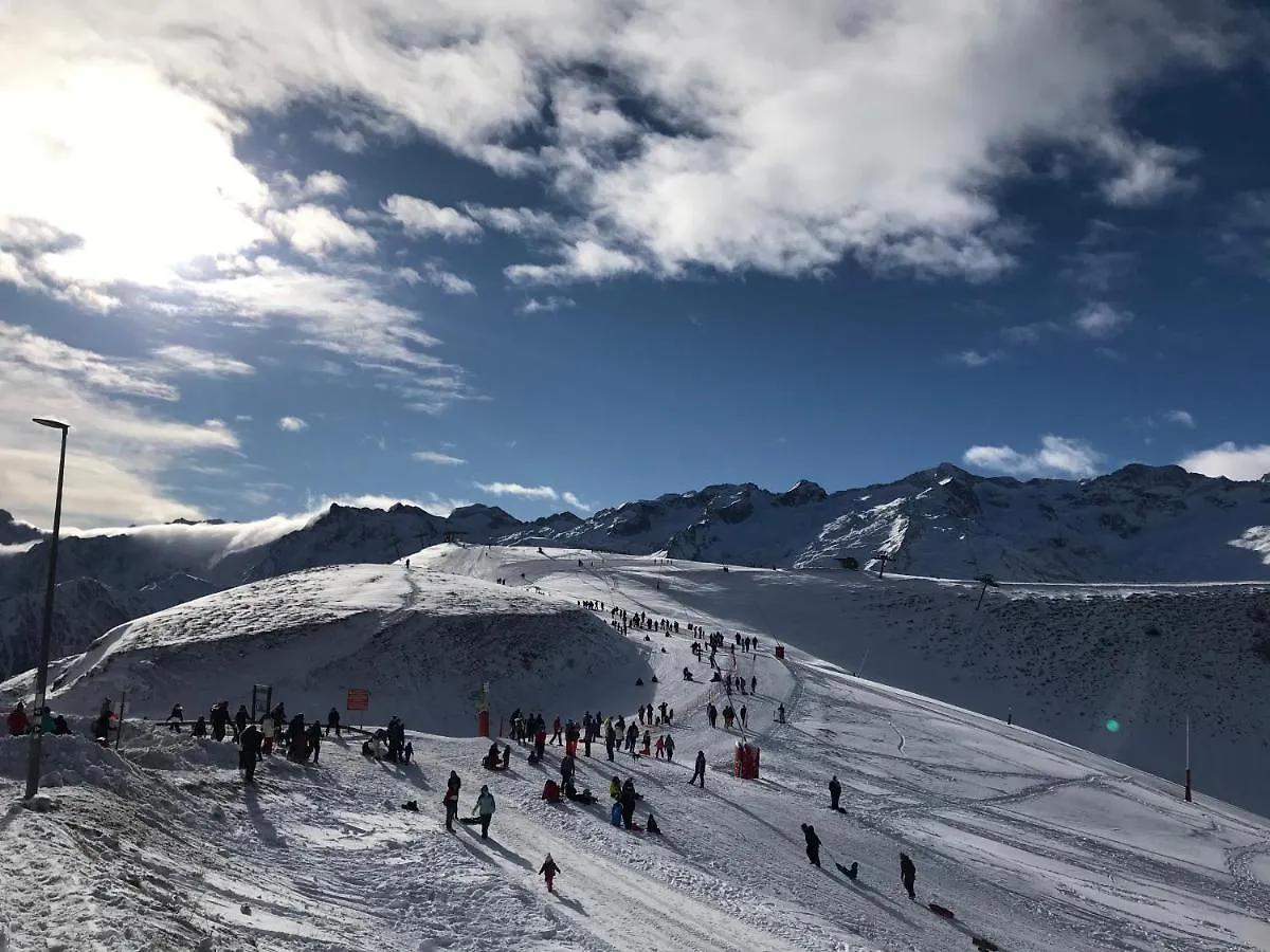 Saint-Aventin Plein Sud 아파트 프랑스