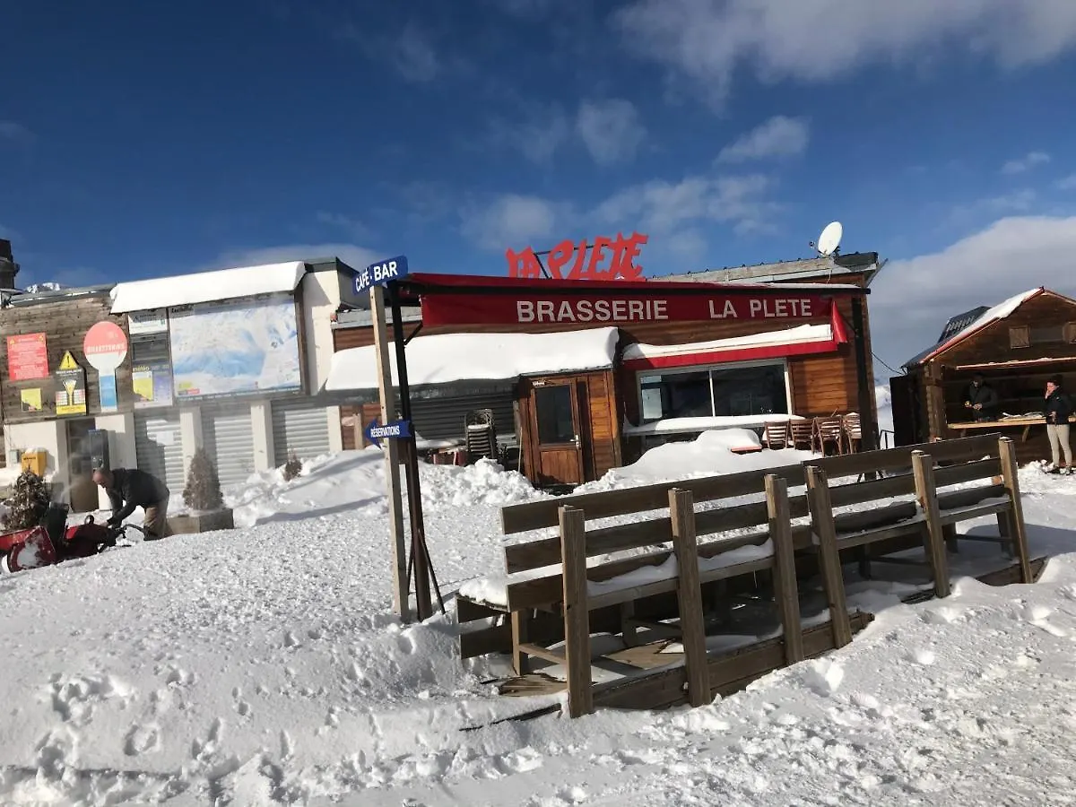 Saint-Aventin Plein Sud 아파트