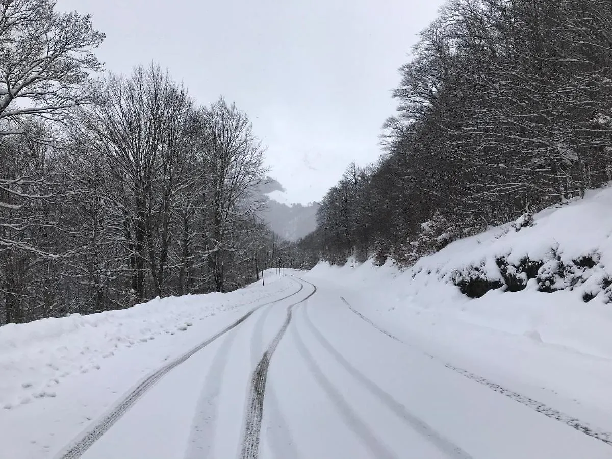 Saint-Aventin Plein Sud 아파트